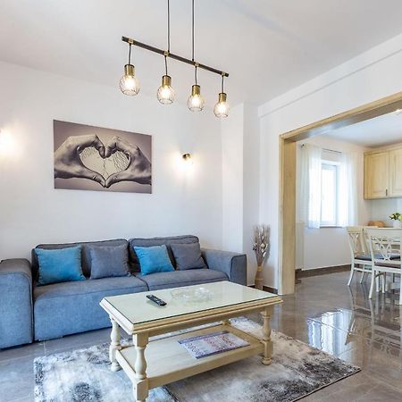 Mp Luxury Holiday Home With Swimming Pool Задар Екстериор снимка