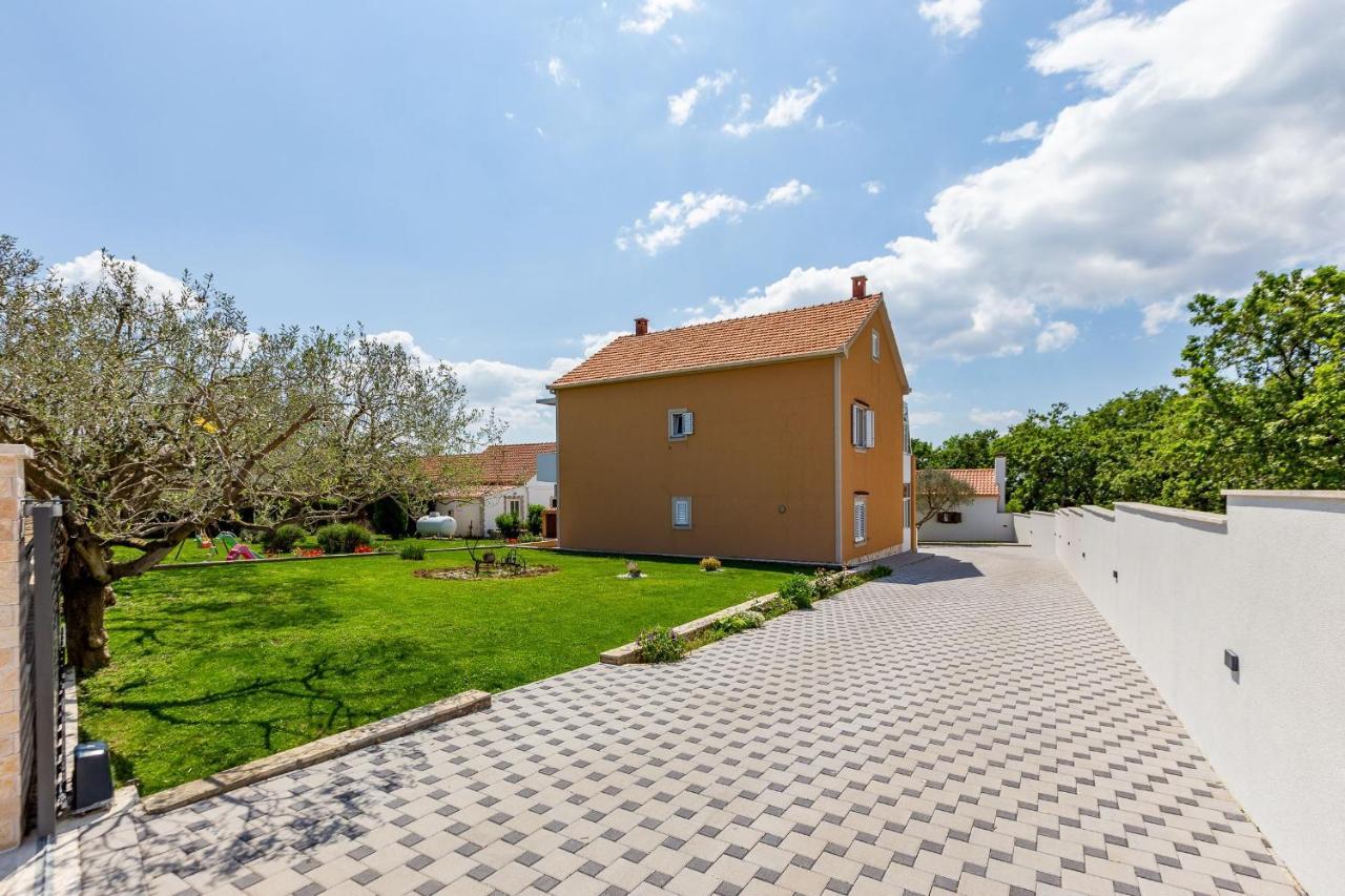 Mp Luxury Holiday Home With Swimming Pool Задар Екстериор снимка